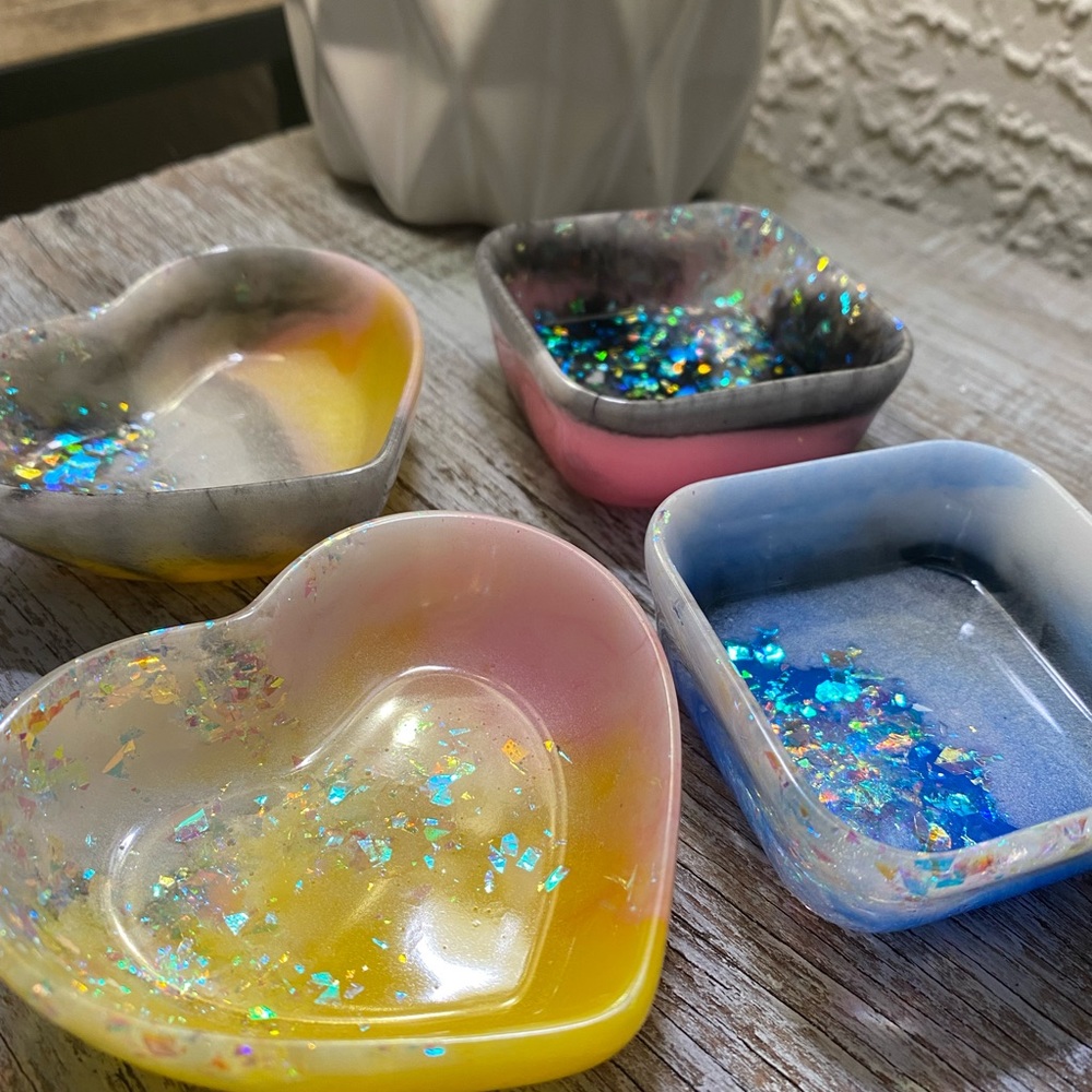 Handmade Resin Ring Dish - Picture 11 of 17